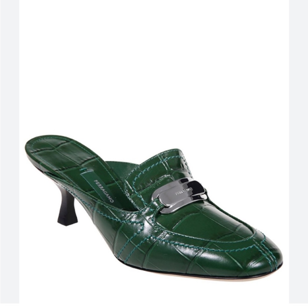 Salvatore Ferragamo ELODYE sz 7 c crocodile 🐊 leather mules green